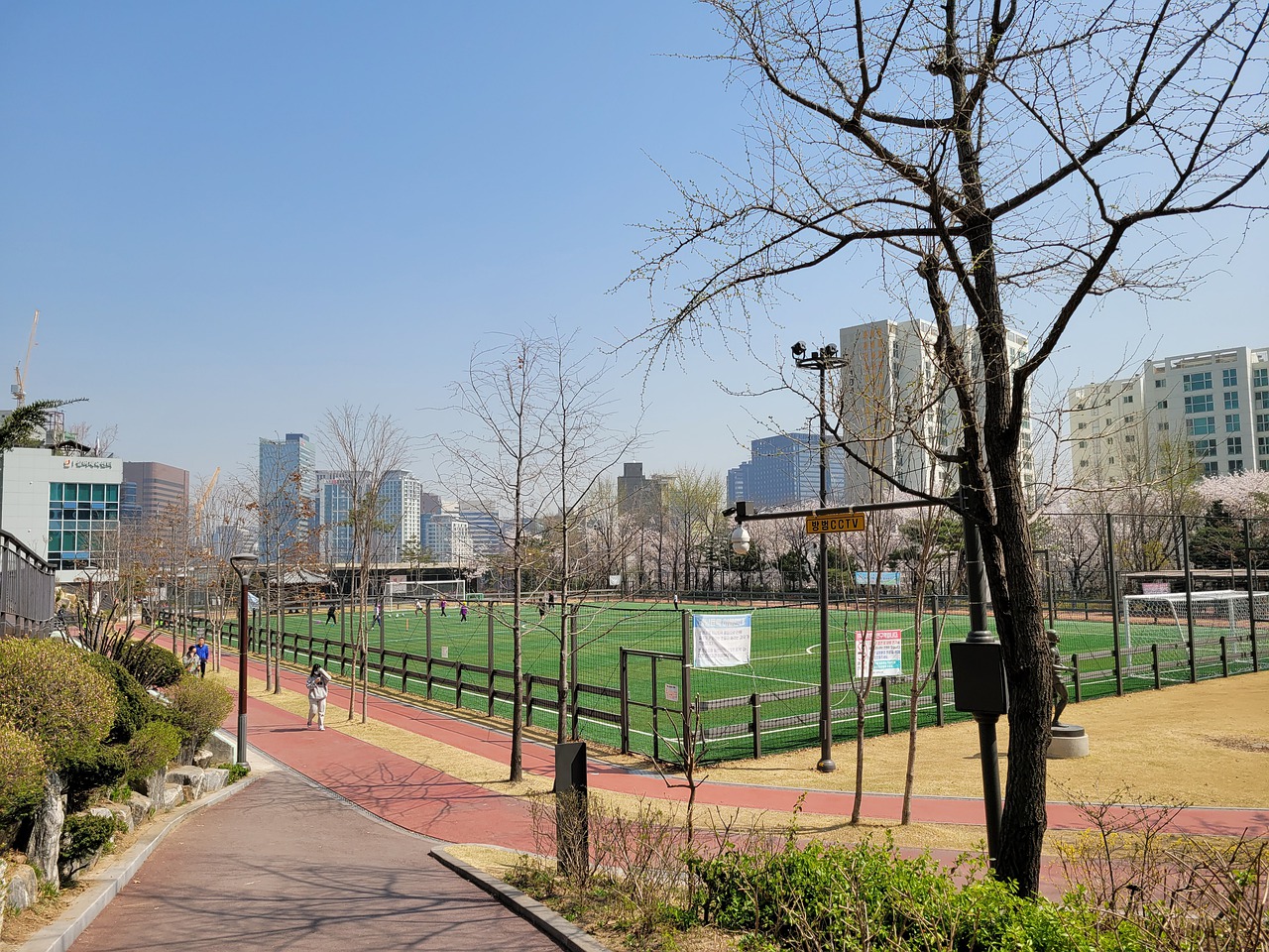 与挑战的U 与挑战的U